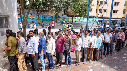  ജനം വിധിയെഴുതുന്നു; ക‍‍ർണാടകയിൽ വോട്ടെടുപ്പ് പുരോഗമിക്കുന്നു, ഭേദപ്പെട്ട പോളിംഗ് 