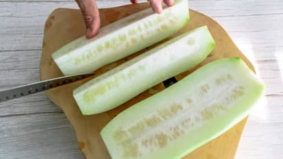 ചൂടുകാലത്ത് എപ്പോഴും പുറത്തിറങ്ങാറുണ്ടോ? ഈ ഭക്ഷണങ്ങള്‍ നിര്‍ബന്ധമായും കഴിക്കൂ...