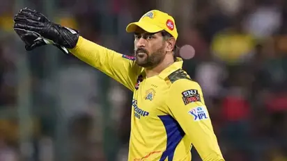 டாஸ் ஜெயிச்சு பேட்டிங் எடுத்தது தான் தவறு: தோல்விக்கு முழு பொற்றுப்பேற்ற தோனி!