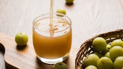 എപ്പോഴും ക്ഷീണം തോന്നുന്നുവോ? നെല്ലിക്ക കൊണ്ടുള്ള ഈ ജ്യൂസ് പതിവായി കഴിച്ചുനോക്കൂ...