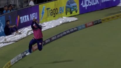 അതിര്‍ത്തി കാക്കുവാണേല്‍ ഇങ്ങനെ വേണം, കെകെആറിന്‍റെ പുലിയെ ചാടിപ്പിടിച്ച് ഹെറ്റ്‌മെയര്‍- വീഡിയോ