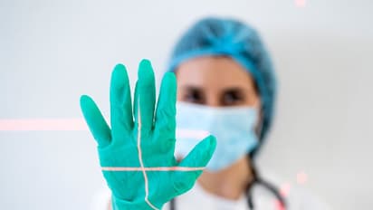 ആരോഗ്യപ്രവര്ത്തകര്ക്ക് നേരെയുള്ള അക്രമങ്ങള് തടയാന് നിര്ദ്ദേശങ്ങള് മുന്നോട്ട് വച്ച് എമർജൻസി ഫിസിഷ്യൻമാർ