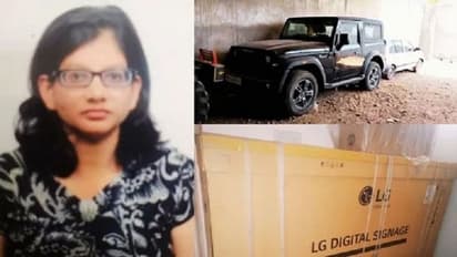 ശമ്പളം 30000 രൂപ; പിടിച്ചെടുത്തത് 7 ആഡംബരക്കാറുകൾ, 98 ഇഞ്ച് ടിവി,  100 നായകൾ! വെട്ടിലായി സർക്കാർ ഉദ്യോ​ഗസ്ഥ