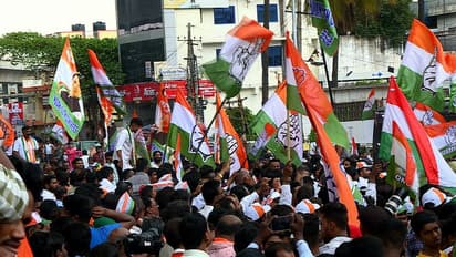 കർണാടക ആദ്യ ഫലസൂചന: പോസ്റ്റൽ വോട്ടിൽ കോൺഗ്രസ് മുന്നിൽ, തൊട്ടുപിന്നിൽ ബിജെപി, നിർണ്ണായകമാകുമോ ജെഡിഎസ്?