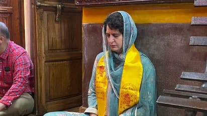 சிம்லா ஹனுமன் கோயிலில் பிரியங்கக காந்தி! கர்நாடக மக்களுக்காகப் பிரார்த்தனை