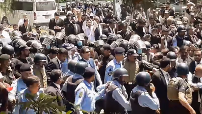 Imran Khan alleges Pak's military establishment plans to slap sedition charges; keep him in jail for 10 years