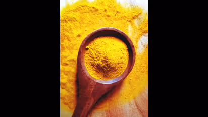 மஞ்சள் நீரில் குளித்தால் இத்தனை நன்மைகள் கிடைக்குமா? ஜோதிடம் கூறுவது என்ன...!!