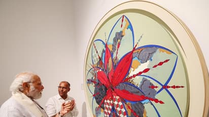 டெல்லி ஆர்ட் கேலரியில் ஜன சக்தி கண்காட்சி! மன் கீ பாத் உரைகளைக் ஓவியமாக்கிய கலைஞர்கள்!