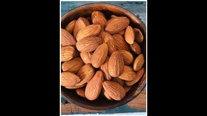ശ്രദ്ധിക്കൂ, ദിവസവും ഒരു പിടി ബദാം കഴിച്ചാൽ...