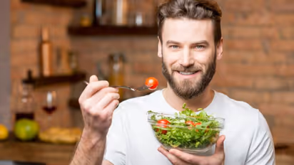 പുരുഷന്മാര് പതിവായി കഴിക്കേണ്ട എട്ട് ഭക്ഷണങ്ങള്...