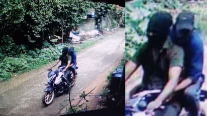 ബൈക്കിൽ മുഖം മൂടി ധരിച്ചെത്തി, പിന്നിൽ ഇരുന്നയാൾ ചാടിവീണ് വയോധികയുടെ മാല പൊട്ടിച്ചു കടന്നു