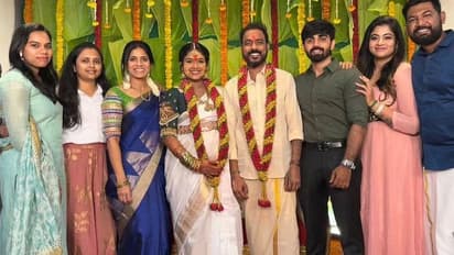 பல பிரபலங்கள் கலந்து கொண்ட 'யாரடி நீ மோகினி' சீரியல் நடிகை நக்ஷத்ராவின் வளைகாப்பு! வைரல் போட்டோஸ்..