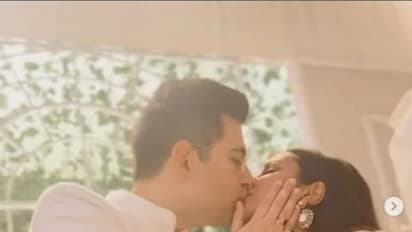 ರಾಘವ್ ಚಡ್ಡಾ - ಪರಿಣಿತಿ ಚೋಪ್ರಾ ಲಿಪ್‌ಲಾಕ್‌: ನಿಶ್ಚಿತಾರ್ಥದ  ಮತ್ತಷ್ಟು ಫೋಟೋಗಳು ವೈರಲ್‌