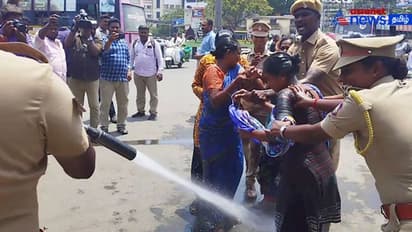 Watch : சேலத்தில் 22 பேர் தீக்குளிக்க முயற்சி! பரபரப்பான ஆட்சியர் அலுவலகம்!