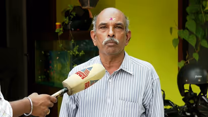 'അന്ന് വിവാഹ വാർഷികമായിരുന്നു, പുറത്ത് പോയിട്ടില്ല': ഹെൽമറ്റ് പിഴയിൽ പരാതിയുമായി 62കാരൻ