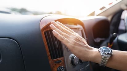 கார் ஏசி சரியா வேலை செய்யலையா? குளிர்ச்சியை மேம்படுத்த உதவும் எளிய ட்ரிக்ஸ் இதோ..