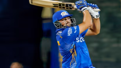 11 ரன்கள் அடிக்க முடியாமல் திணறிய டிம் டேவிட், க்ரீன் - 5 ரன்களில் வெற்றி பெற்று 3ஆவது இடத்திற்கு சென்ற லக்னோ!