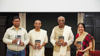 ಯುಕೆಯಲ್ಲಿ'ಸಿಂಗ್ , ಡಾನ್ಸ್ ಅಂಡ್ ಪ್ರೇ' ಪುಸ್ತಕ ಬಿಡುಗಡೆ ಮಾಡಿದ ಇಸ್ಕಾನ್