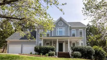 വിവാഹമോചിതരായ കൂട്ടുകാരികൾ ചേർന്ന് വാങ്ങിയത് ഏഴുകോടിയുടെ സ്വപ്നവീട്, തരാനുള്ള ഉപദേശം ഇങ്ങനെ