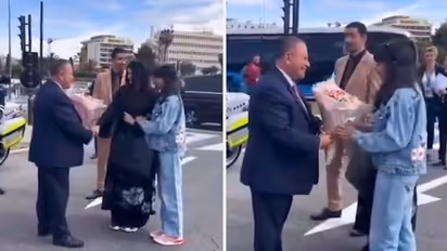 Cannes 2023: Aishwarya Rai Bachchan and daughter Aaradhya welcomed with bouquet, watch video