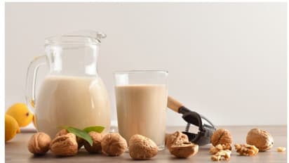 National Walnut Day 2023 :  വാൾനട്ട് കൊണ്ടൊരു കിടിലൻ ഷേക്ക് 