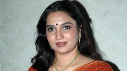 యాభై ఏళ్ల వయసులో పెళ్లా? పిల్లలు పుడితే ఏమని పిలుస్తారు!