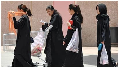 സൗദിയിൽ വീട്ടു ജോലിക്കാർക്ക് ആരോഗ്യ ഇൻഷുറൻസ് നിർബന്ധമാക്കുന്നു