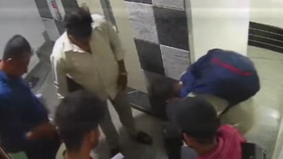 కేసీఆర్ ప్రభుత్వమే మా వార్ రూమ్పై దాడులు చేయించింది..: కాంగ్రెస్