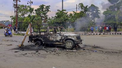 Manipur violence: மணிப்பூர் வன்முறையில் போலீஸ் உள்பட மேலும் 5 பேர் சாவு! ஆய்வுக்குச் செல்லும் அமித் ஷா!