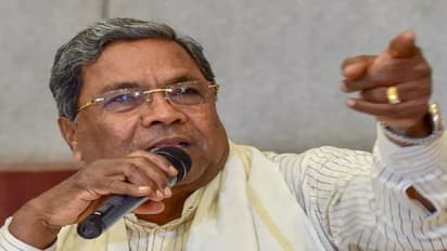 karnataka cm Siddharamaiah addressing people