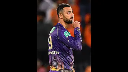 IND VS NZ: వరుణ్ చక్రవర్తీ ఇలా ఆడితే.. సెమీ ఫైనల్ కి టీమిండియా ఏం చేయాలి?