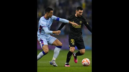 സിംഹാസനം പോയി മെസി; പണത്തൂക്കത്തില്‍ ക്രിസ്റ്റ്യാനോ രാജാവ്, ലോക റെക്കോർഡിട്ട് സിആർ7