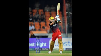 തണുത്ത ചിന്നസ്വാമിയെ ചൂടാക്കി കോലി-ഫാഫ് വെടിക്കെട്ട്; ആര്സിബിക്ക് മിന്നല് തുടക്കം