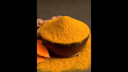 மஞ்சளை தெரியாம கூட இவங்க ரொம்ப பயன்படுத்தக்கூடாது... உடலுக்கு இவ்ளோ பாதிப்பு இருக்குது!! 