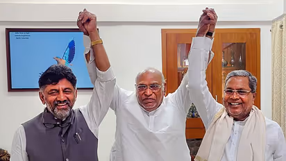 ಹೆಜ್ಜೆ ಹೆಜ್ಜೆಗೂ ಜ್ಯೋತಿಷಿ ಸಲಹೆ ಕೇಳೋ ಡಿಕೆಶಿ ಶನಿವಾರವೇಕೆ ಪ್ರಮಾಣ ವಚನ ಸ್ವೀಕರಿಸುತ್ತಿದ್ದಾರೆ?