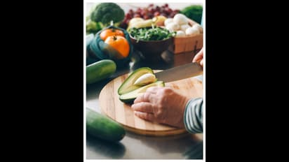 ഈ പോഷകങ്ങൾ അടങ്ങിയ ഭക്ഷണങ്ങൾ കഴിക്കൂ, പ്രതിരോധശേഷി കൂട്ടാൻ സഹായിക്കും