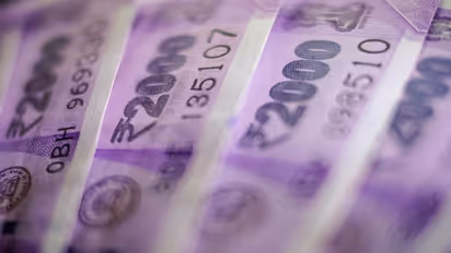 RBI asks banks to stop issuing Rs 2,000 notes with immediate effect; check details