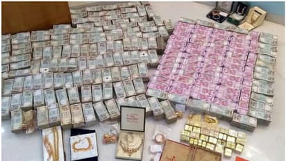 യോജന ഭവന്റെ ബേസ്മെന്റിൽ സ്വര്ണ ബിസ്ക്കറ്റും കോടിക്കണക്കിന് രൂപയും; രാത്രിയിൽ മിന്നൽ റെയ്ഡ്, ഞെട്ടി രാജ്യം