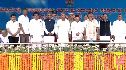 மல்லிகார்ஜுன கார்கே மகன் உள்ளிட்ட 8 பேர் அமைச்சர்களாக பதவியேற்பு.. புதிய அமைச்சர்கள் யார் யார்?