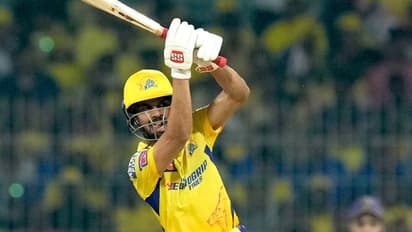 റണ്‍സിന്‍റെ റുതുകാലം; മൈക്കല്‍ ഹസിയുടെ റെക്കോര്‍ഡ് തവിടുപൊടിയാക്കി റുതുരാജ് ഗെയ്‌ക്‌വാദ്