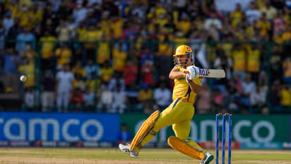 சேப்பாக்கம், பிளே ஆஃப்பில் தோனி படைத்த சாதனைகள் என்னென்ன தெரியுமா?