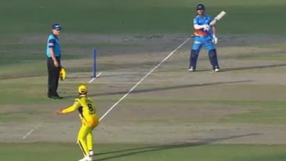 జడ్డూలా మారిన వార్నర్.. ఢిల్లీ - చెన్నై మ్యాచ్లో లవ్లీ మూమెంట్.. వీడియో వైరల్