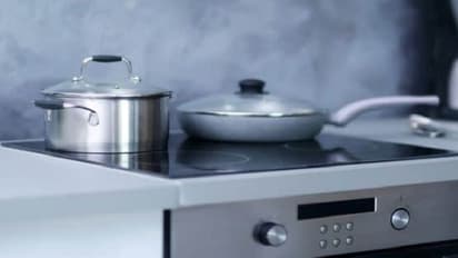 ಫ್ರೀ ಕರೆಂಟ್ ಎಫೆಕ್ಟ್: ಎಲ್ಪಿಜಿ ತ್ಯಜಿಸಿ ವಿದ್ಯುತ್ ಒಲೆ ಖರೀದಿಸುತ್ತಿರುವ ಜನ..!