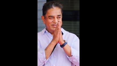 68 வயதிலும் ஃபேஷன் உடையில் அதிரவிடும் ஆண்டவர்! கமல்ஹாசனின் நியூ போட்டோ ஷூட் வைரல்!