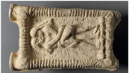 ആദ്യത്തെ ചുംബനം; 4500 വര്‍ഷങ്ങള്‍ക്ക് മുമ്പ് മെസോപ്പൊട്ടോനിയന്‍ കാലത്ത്, ഒപ്പം രോഗവ്യാപനവും ? 