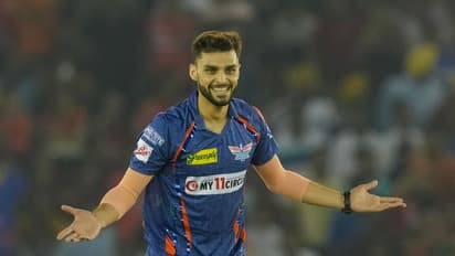 കോലിയുടെ ആര്സിബി തോറ്റതിന് പിന്നാലെ പരിഹാസ ട്രോളുമായി വീണ്ടും നവീന് ഉള് ഹഖ്, തിരിച്ചടിച്ച് ആരാധകര്