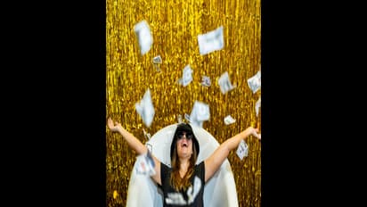 வீட்டு வாசலில் இந்த 3 செடிகளை மட்டும் நட்டு வையுங்கள்.. அப்பறம் பணத்திற்கு பஞ்சம் இருக்காது!! 