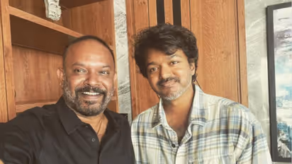 'സ്വപ്നം സത്യമായി' : ഒടുവില് പത്ത് മാസം മുന്പ് വിജയിക്കൊപ്പം എടുത്ത ചിത്രം പോസ്റ്റ് ചെയ്ത് വെങ്കിട് പ്രഭു