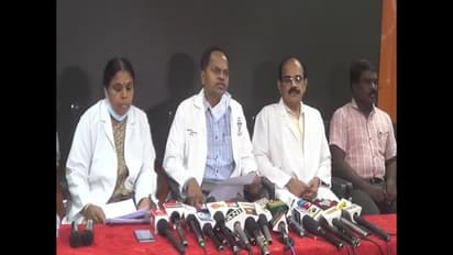 மதுரை மருத்துவ கல்லூரி மாணவிகள் அடுக்கடுக்காக பாலியல் குற்றச்சாட்டு - பேராசிரியர் அதிரடி நீக்கம்