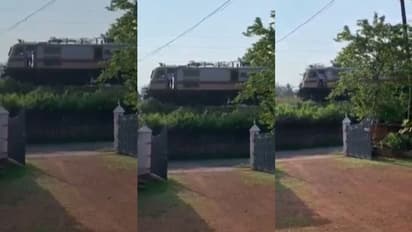 ചെറിയനാട് സ്റ്റേഷനിൽ നിർത്താൻ മറന്ന് വേണാട് എക്സ്പ്രസ്; പിന്നെ സംഭവിച്ചത് കാണാം!